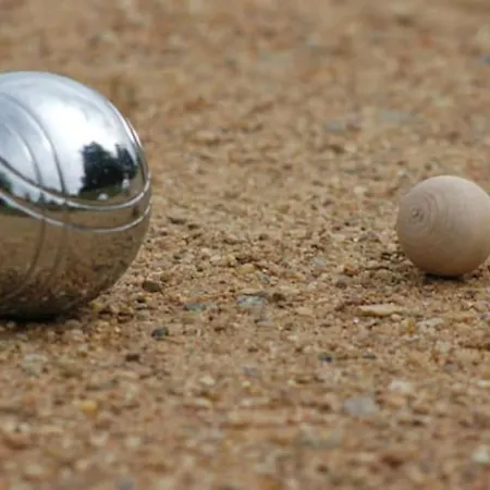 Superbe Coin Nuit Piscine Et Tennis アパート アンティーブ
