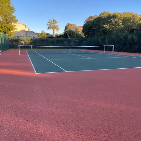 Superbe Coin Nuit Piscine Et Tennis アパート アンティーブ